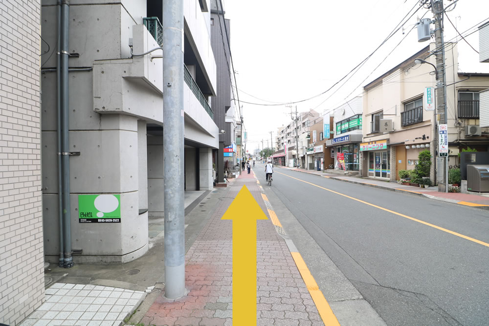 ⑥道なりに進みます。